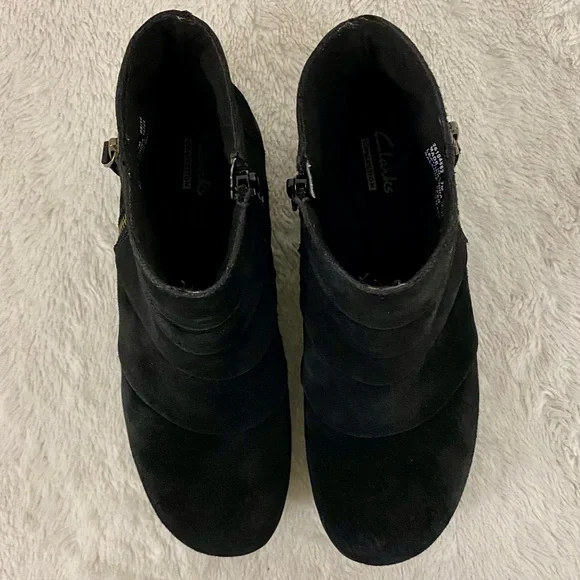 Clarks Christine Sway Black Suede Ankle Boots Women’s Size 7M Dual Zippers - Picture 6 of 10